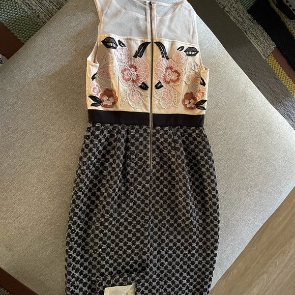 Anthro Loredana Dress by Moulinette Soeurs Size 4 Floral Embroidered Pencil - Picture 4 of 13